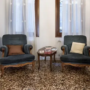 https://corte-del-paradiso.hotelinveneto.com
